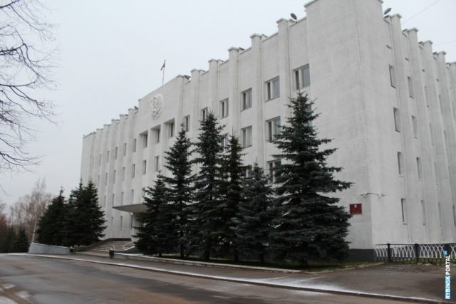 Сотрудников рыбинской администрации привили от ковида прямо на рабочем месте