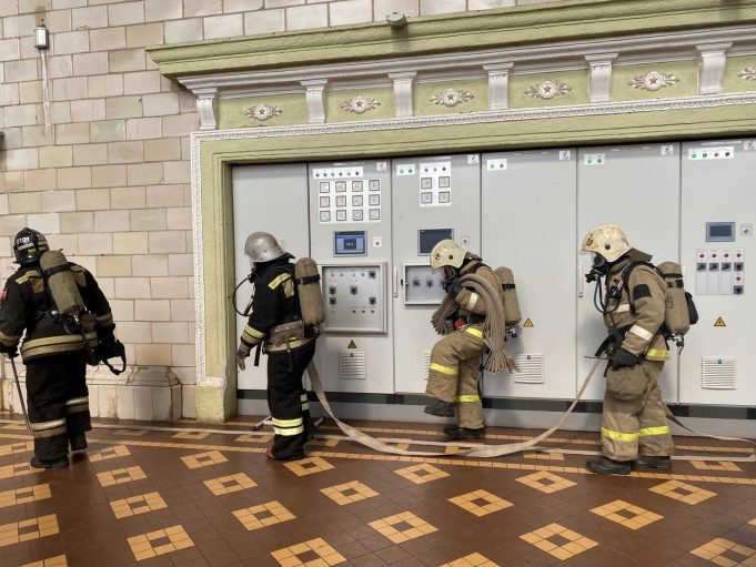 В Рыбинске тушили гидроэлектростанцию