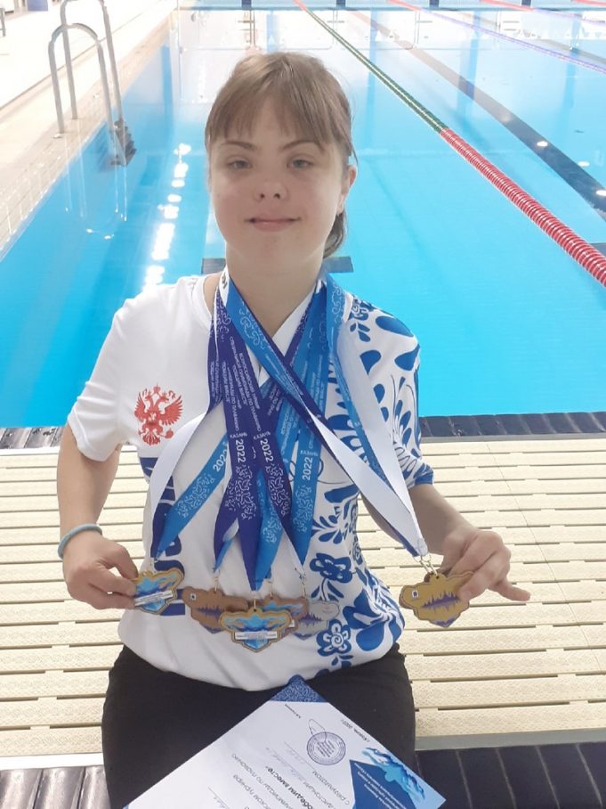 Варвара Велиоцинская из Рыбинска стала победительницей международных соревнований по плаванию
