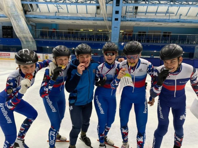 Рыбинские шорт-трекисты взяли девять медалей на чемпионате Ярославской области