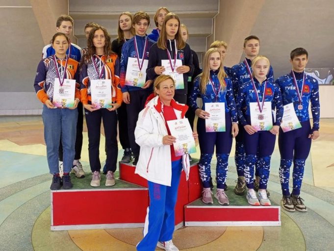 Шорт-трекисты из Рыбинска стали призерами соревнований среди юниоров