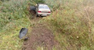 В Рыбинске иномарка вылетела в кювет с дамбы ГЭС