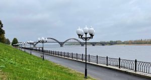 Работы на Стрелке официально завершены. Но подрядчик еще исправляет свои косяки