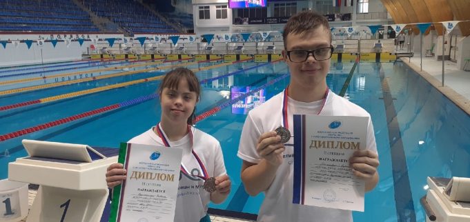 Солнечная спортсменка из Рыбинска трижды стала призером чемпионата и Первенства России по плаванию