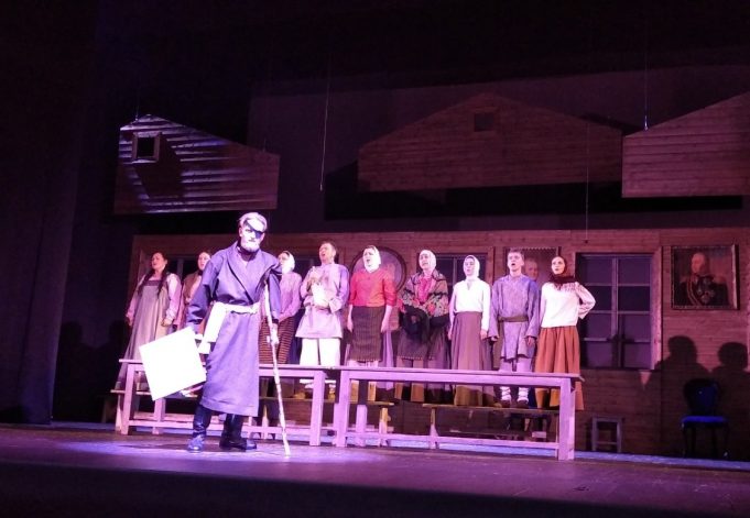 Как враги превращаются в своих: в театре драмы представили лирическую мелодраму «Француз»