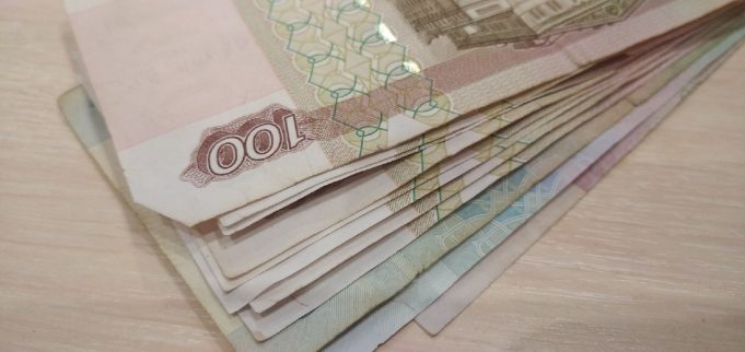 Работникам культуры проиндексируют зарплаты на 10%