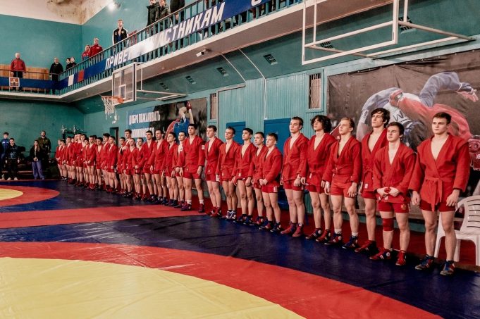 Участие во Всероссийских соревнованиях по самбо в Рыбинске приняли участники из 17 регионов России