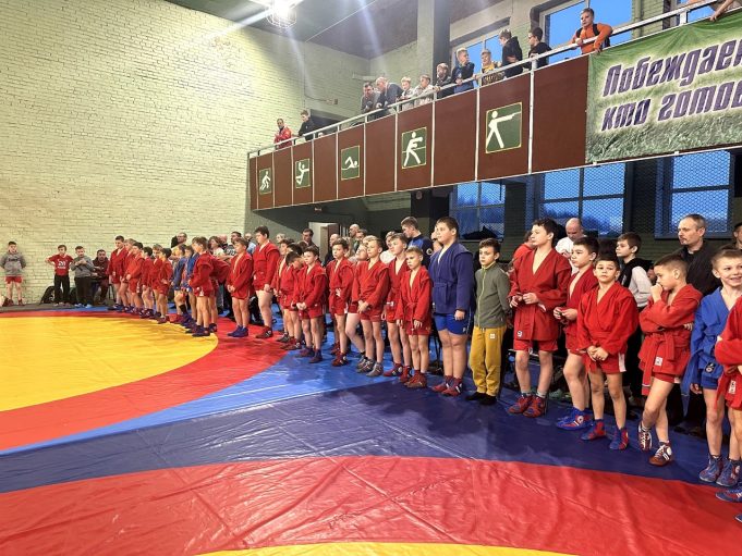 Юные самбисты из Рыбинска отлично выступили на первенстве города