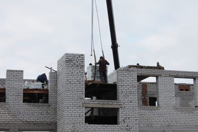 Школа в Погорелке «растет» на глазах