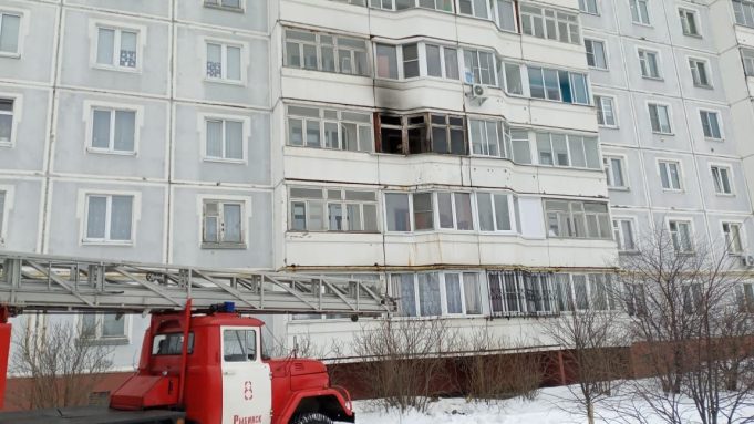 Рыбинца спасали через балкон. Что случилось в квартире на улице Максима Горького
