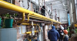 «Выше головы не прыгнешь»: руководство «Рыбинской генерации» пригласило жителей холодных квартир на экскурсию