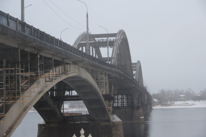 Для оформления ДТП на Волжском мосту организуют три площадки