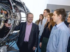 В Рыбинске студентов проекта «Крылья Ростеха» воочию знакомят с работой на предприятии