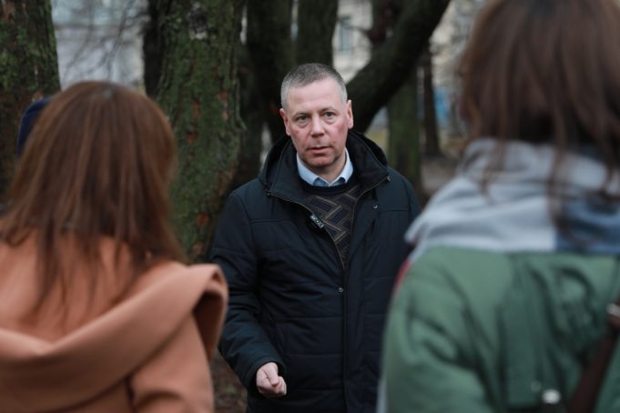 В Ярославской области начнется кампания по борьбе с расклейкой объявлений в неположенных местах