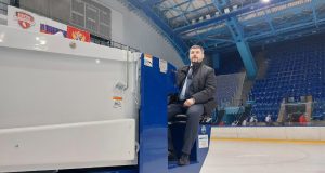 В Рыбинске появилась еще одна машина для заливки льда в ДС «Полет»