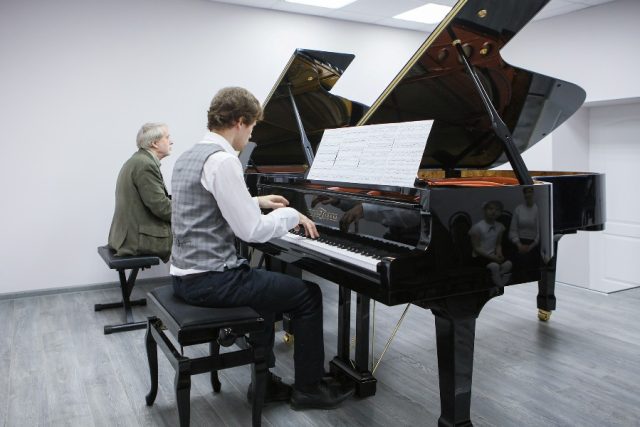 «Михаил Глинка» поселился в рыбинской музыкальной школе