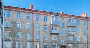 Рыбинцы решили проблему лишнего транспорта во дворе, установив шлагбаум