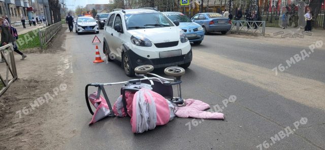 В ДТП на Полиграфе пострадала женщина с малолетним ребенком