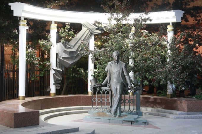 Михаил Евраев: «В 2023 году подсветим более 60 зданий в Ярославле и области»