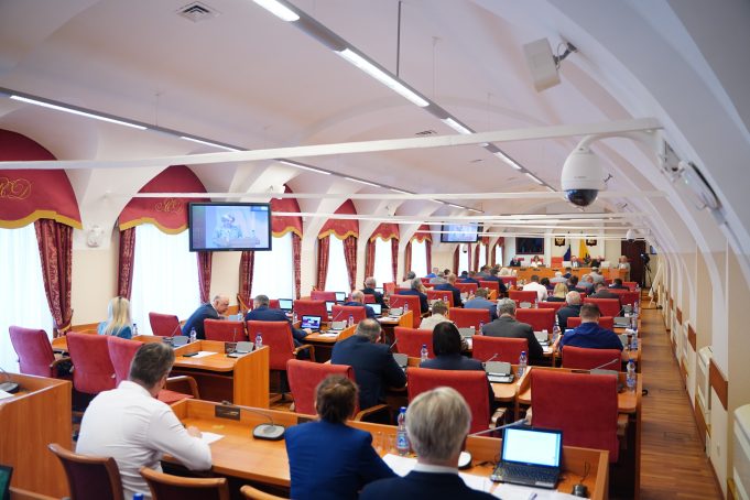 Михаил Евраев: «Расходы бюджета на 2023 год выросли на 9,4 млрд рублей»