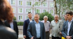 Михаил Евраев поручил муниципальным властям помочь жителям добавить в благоустройство дворов новые элементы
