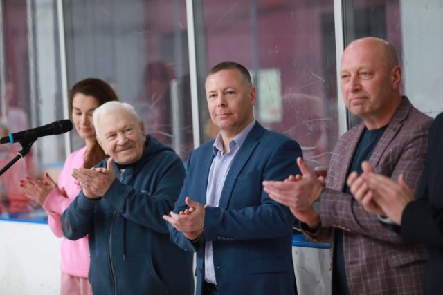 Михаил Евраев открыл турнир по хоккею на Кубок губернатора Ярославской области