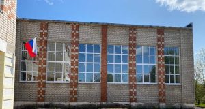 В школе Рыбинского района ремонтируют спортивный зал