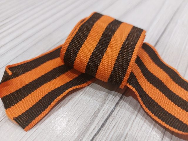 На улицах Рыбинска волонтеры будут раздавать георгиевские ленточки