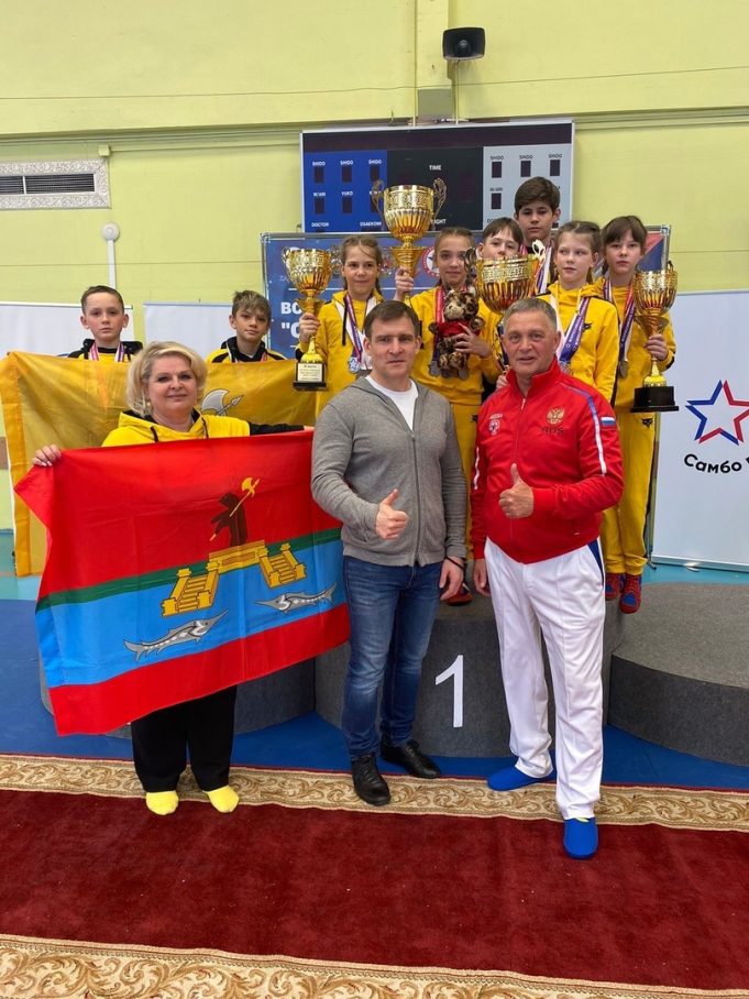 Рыбинцы стали призерами всероссийских соревнований «Самбо в школу»