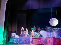 В театре драмы поставили весенний спектакль «Три+кот»