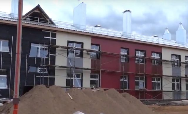 В Рыбинском районе продолжается контроль за строительством школы