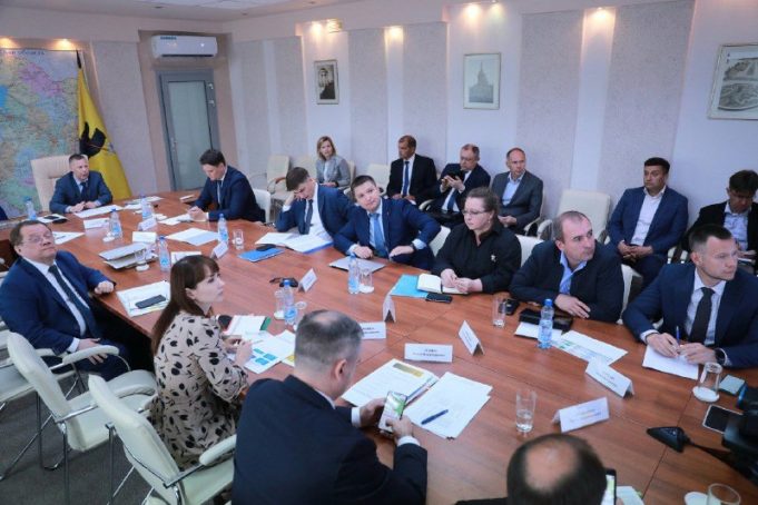 Михаил Евраев поставил задачу увеличить штат водителей автотранспортных предприятий Ярославля к началу следующей недели