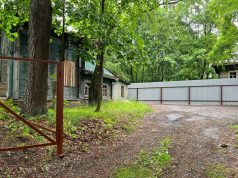 Больницу водников обнесут забором