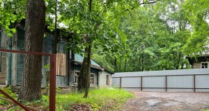 Больницу водников обнесут забором