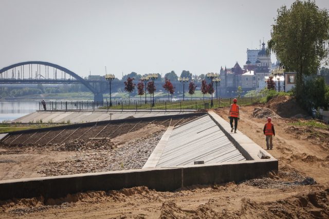 Берегоукрепление у «Полета» возобновилось