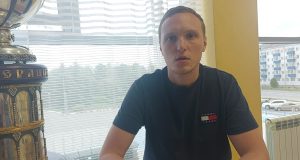 Тренер за монитором