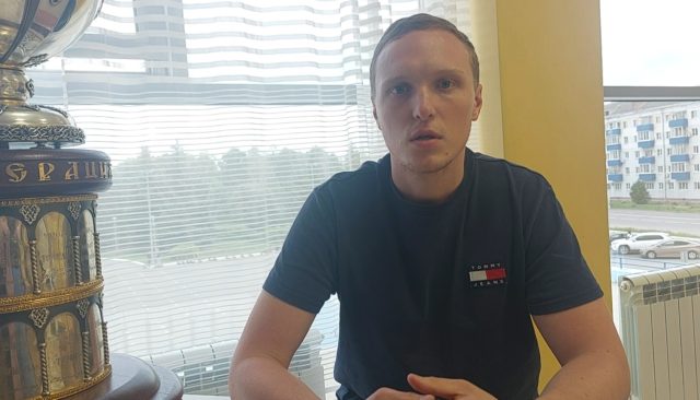 Тренер за монитором