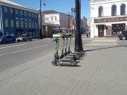 Скорость уменьшить, а места ограничить: законодатели предложили ужесточить правила использования электросамокатов