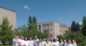 В поселке Волжский заложили аллею выпускников у школы №17 им. А.А.Герасимова