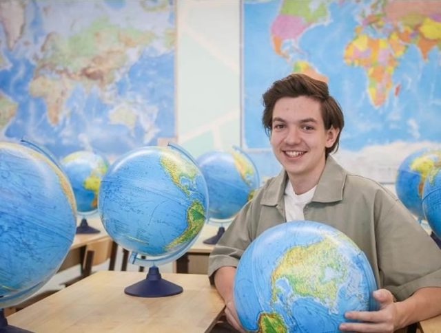 Рыбинский школьник досрочно сдал ЕГЭ по географии на 100 баллов