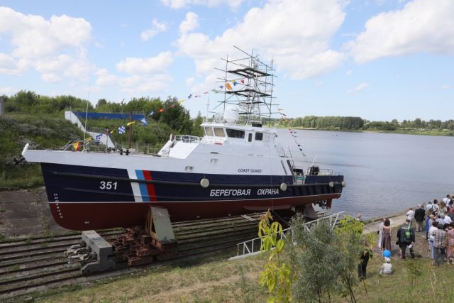 Рыбинский завод «Вымпел» спустил на воду пограничный корабль «Гюйс»