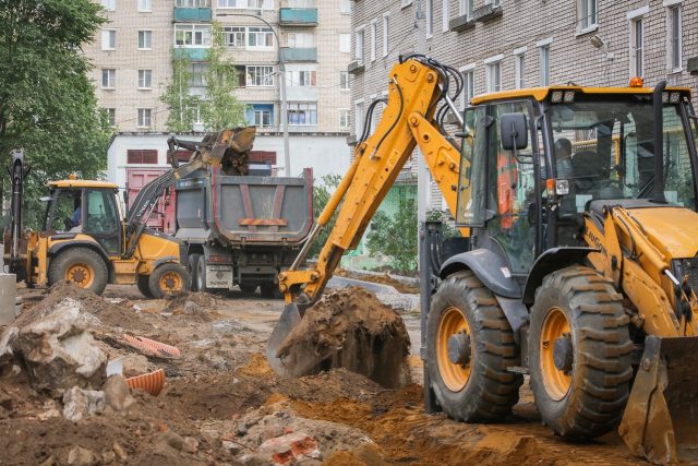 В Рыбинске ремонтируют двор на 20 миллионов рублей
