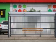 В Рыбинске устанавливают новые остановочные павильоны