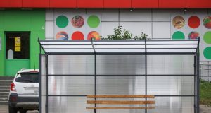 В Рыбинске устанавливают новые остановочные павильоны