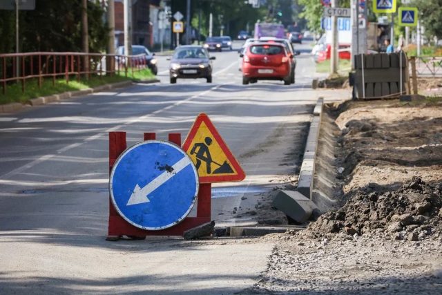 В Рыбинске приступили к ремонту тротуара на улице Свободы