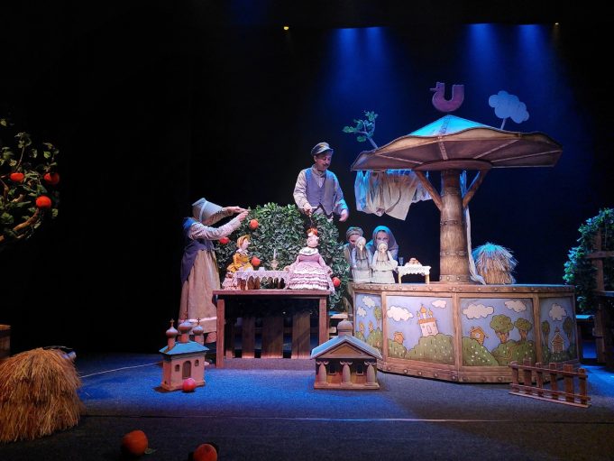 На сцене Рыбинского театра кукол поставили Островского