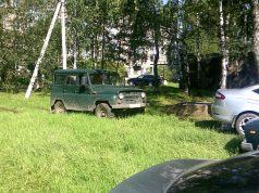 Рыбинцам придется заплатить штрафы за стоянку на газоне