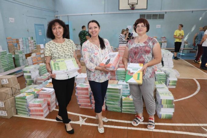 Школьные фонды учебной литературы обновят