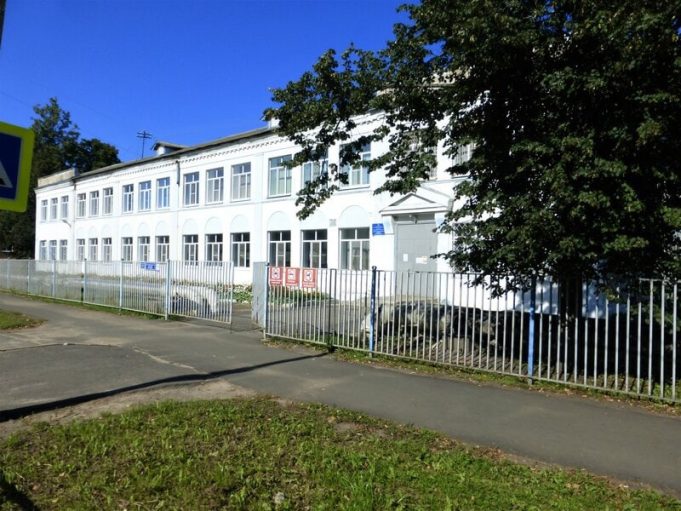 Грандиозный ремонт в школе №15 имени Дементьева должен завершиться к 1 сентября