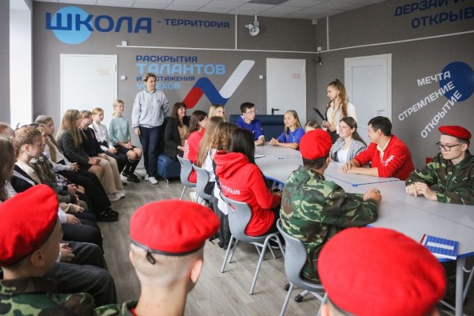 В рыбинской школе №20 реализовали проект «Стены»